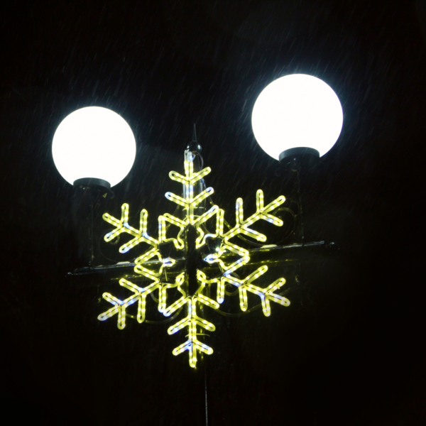 1-Holiday Street Lights -Snowflakes/decorative lighting & Holiday Entertainment - Image 2